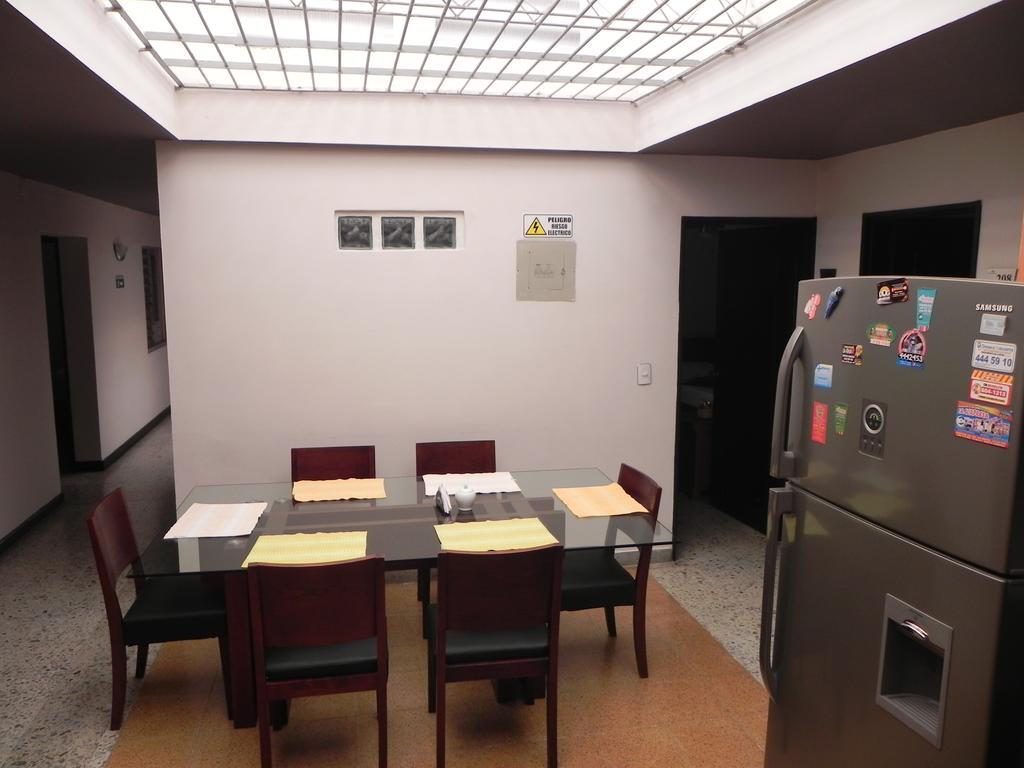 Hostal Tamarindo Inn Medellín Exteriör bild