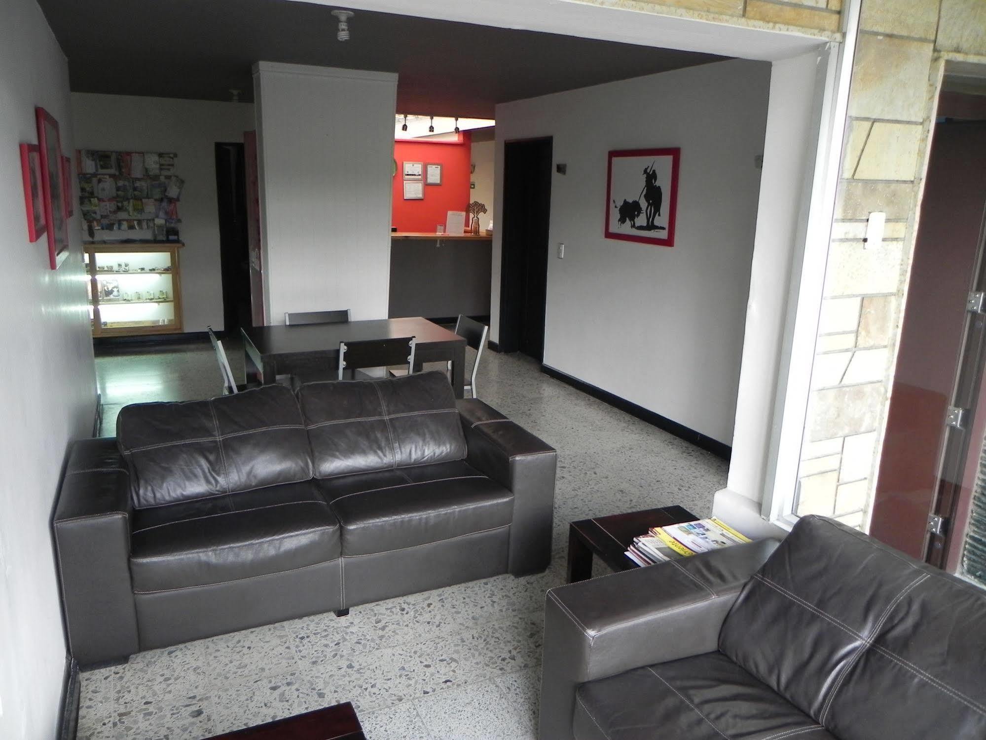 Hostal Tamarindo Inn Medellín Exteriör bild