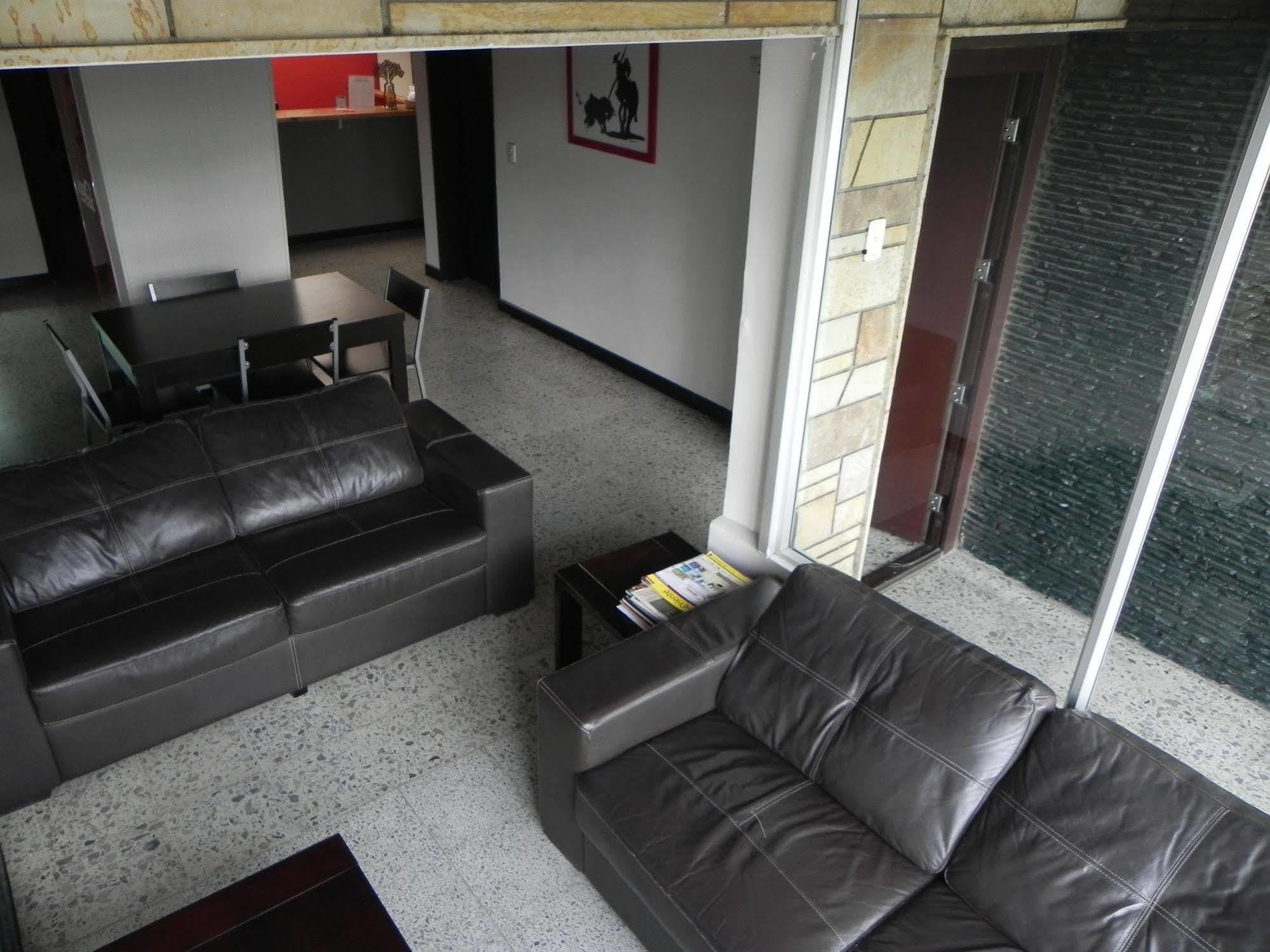 Hostal Tamarindo Inn Medellín Exteriör bild