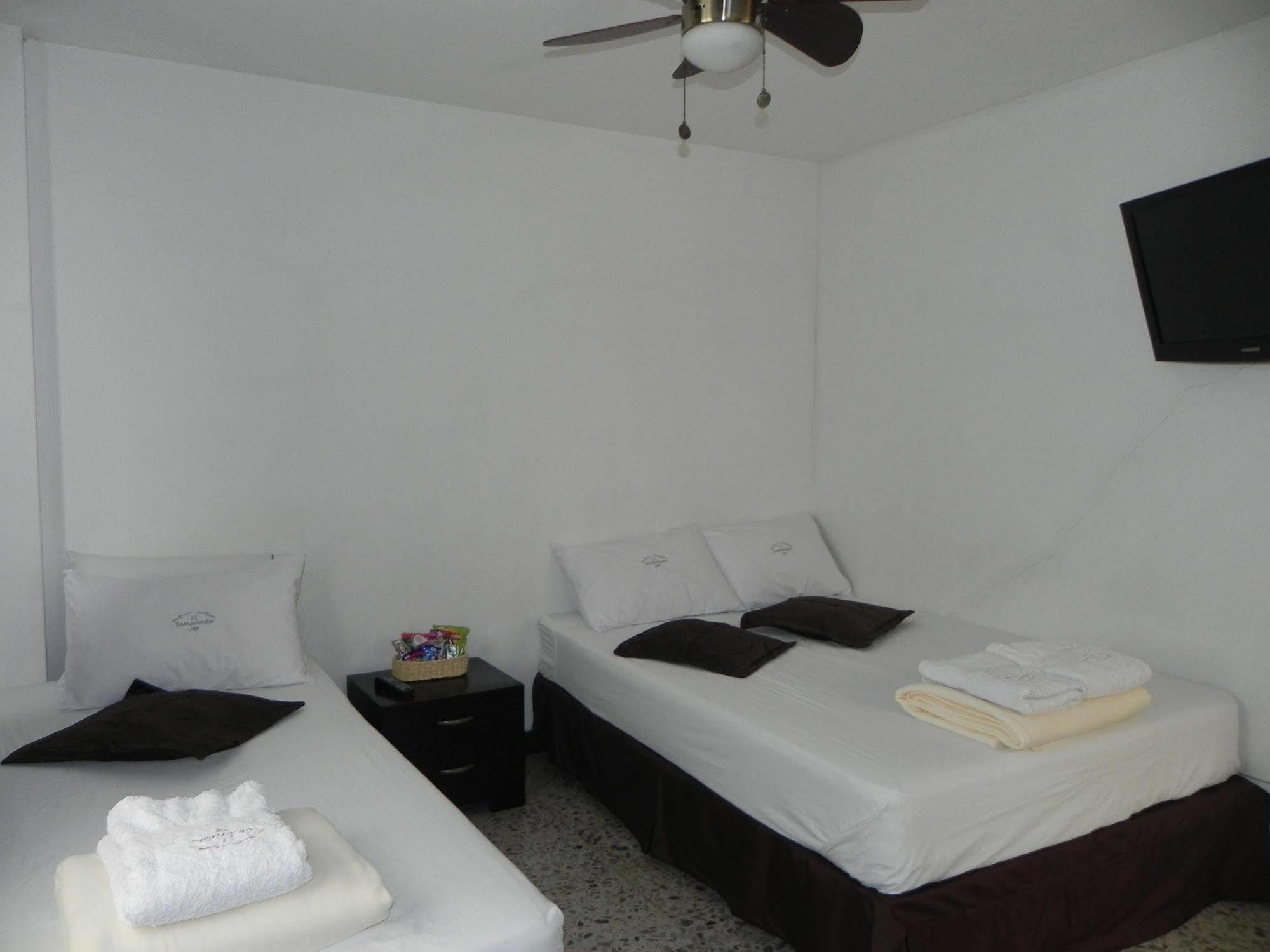 Hostal Tamarindo Inn Medellín Exteriör bild