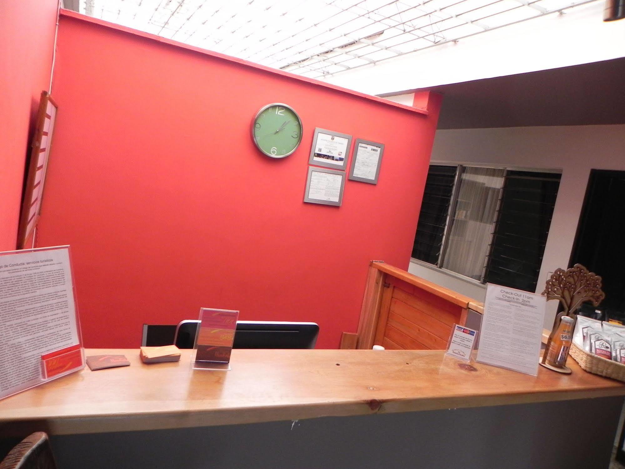 Hostal Tamarindo Inn Medellín Exteriör bild