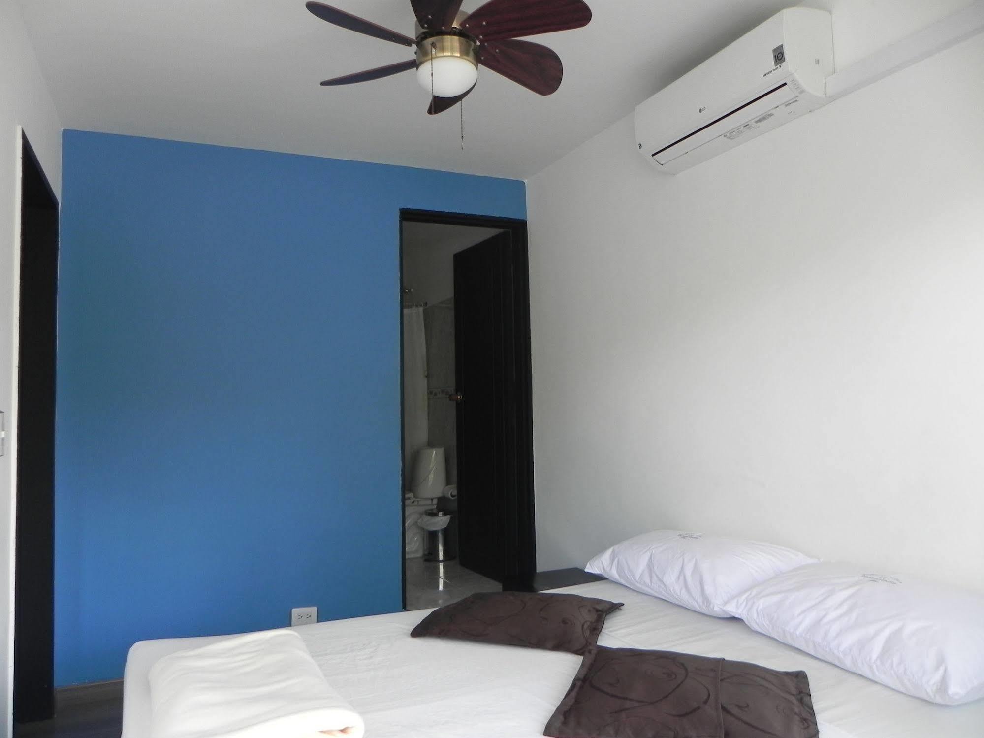 Hostal Tamarindo Inn Medellín Exteriör bild