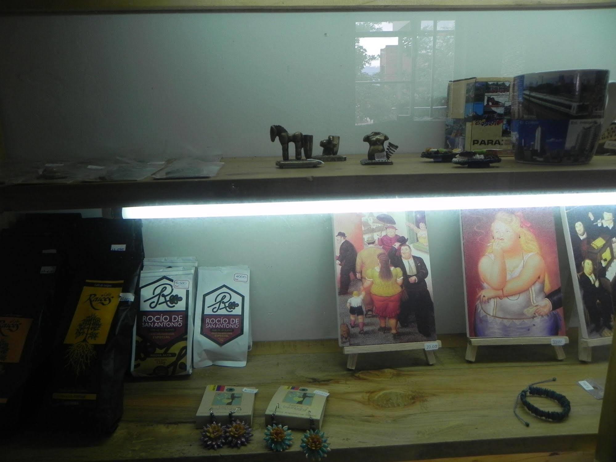 Hostal Tamarindo Inn Medellín Exteriör bild